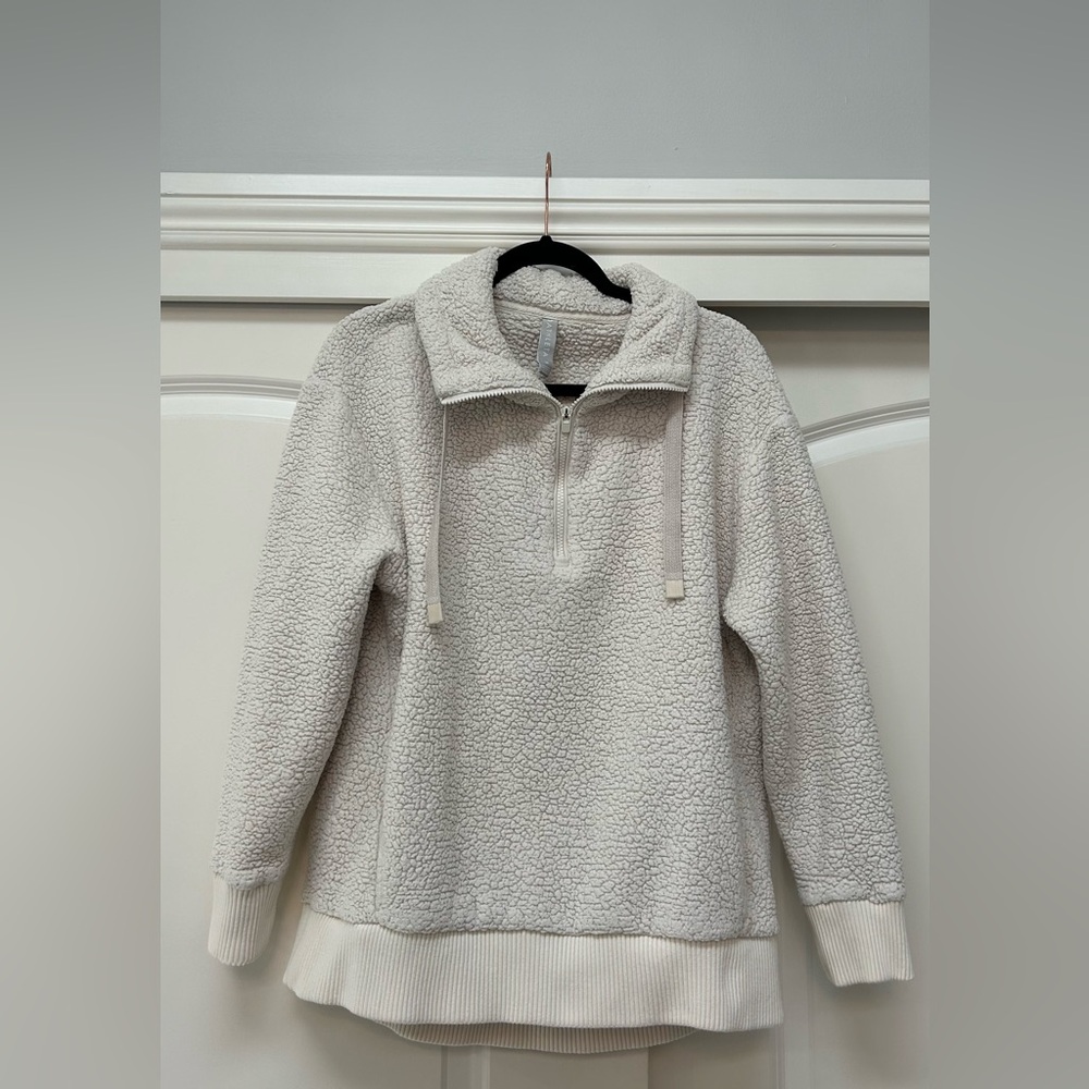 Athleta Women's White and Cream Half Zip